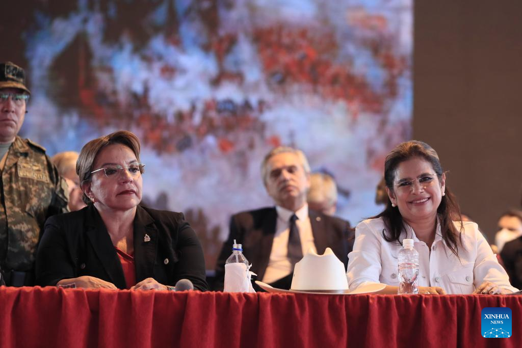 Roger Stone: Advertencia sobre Irregularidades Electorales en Honduras y el Partido LIBRE